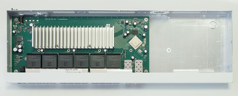 MikroTik CRS326-24G-2S+RM 24-портовий керований L2 комутатор 99-00002337 фото